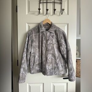 Abercrombie Mens cropped camo jacket size XS